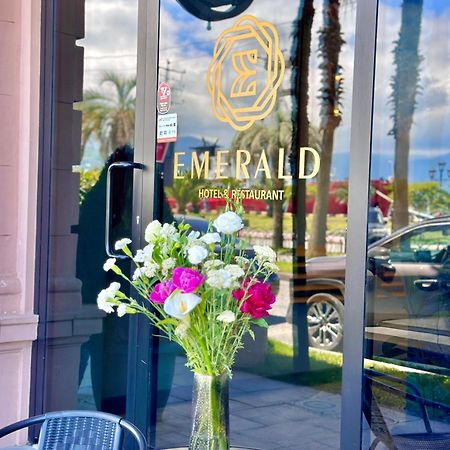 Emerald Hotel 巴统 外观 照片