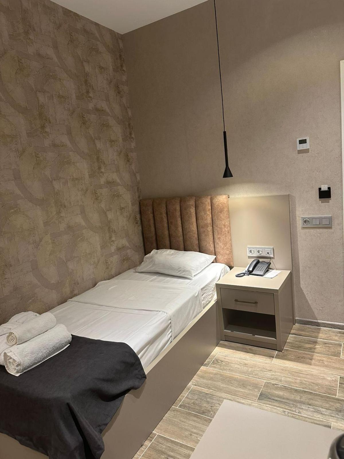 Emerald Hotel 巴统 外观 照片